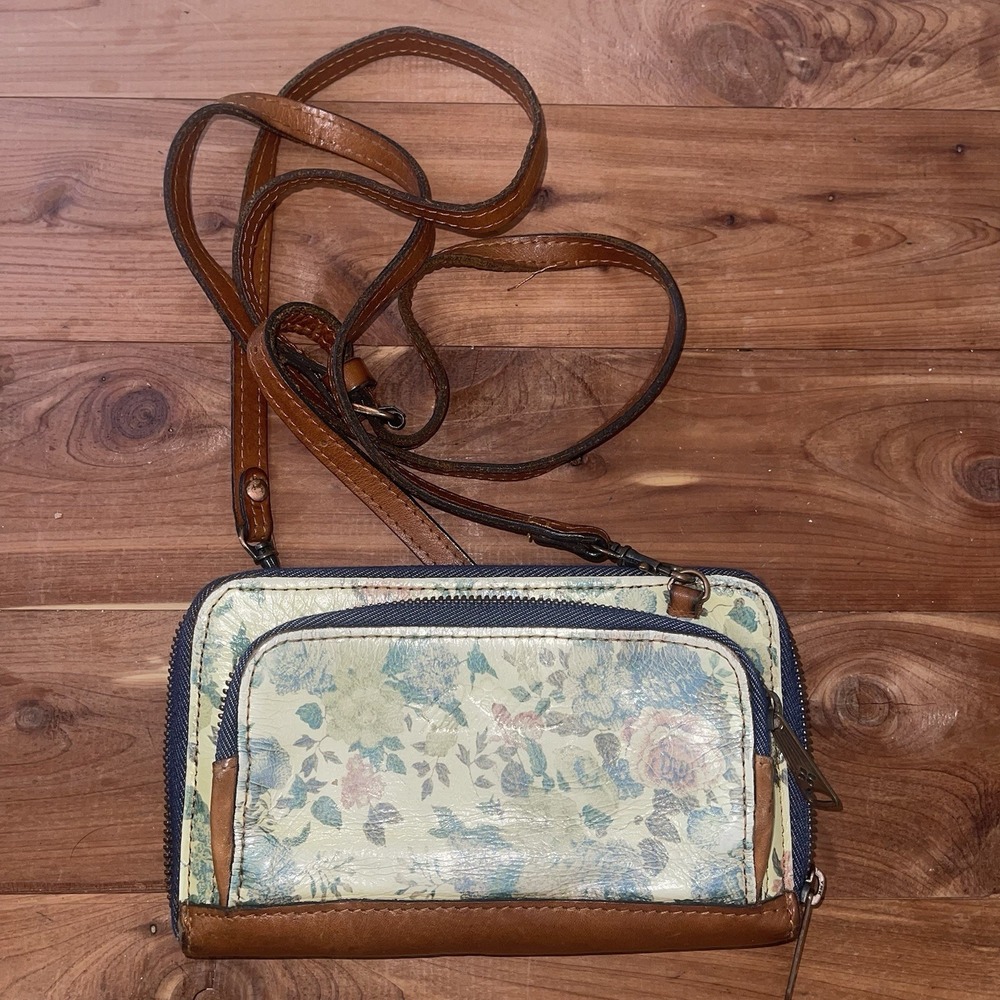 Patricia Nash Apricale‎ Crossbody Bag/Purse/Wallet Antique Rose  Floral Western
